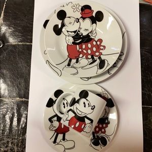 Mickey and Minnie Disney dish set